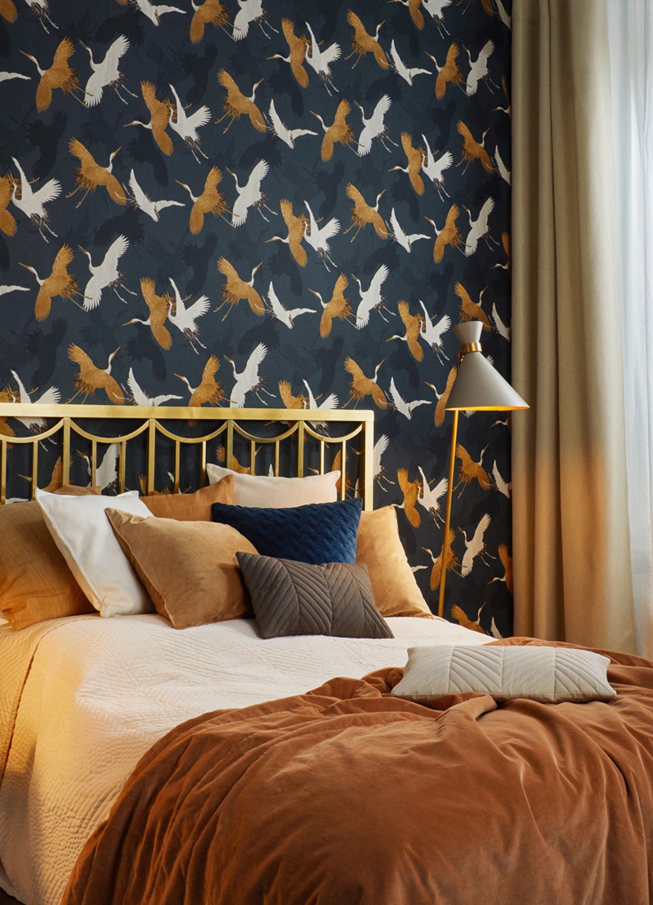 Advantage Kusama Dark Blue Crane Wallpaper, 20.9-in by 33-ft