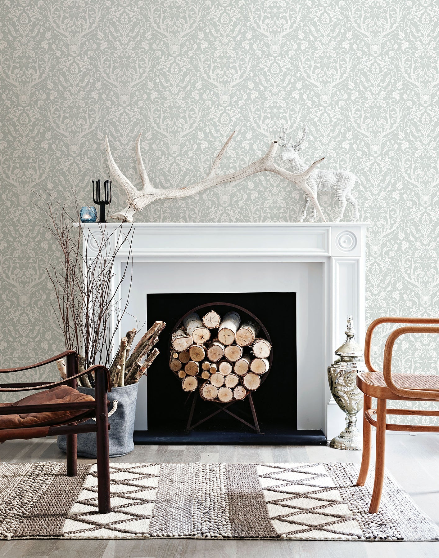 Chesapeake Kiwassa Grey Antler Damask Wallpaper, 20.5-in by 33-ft