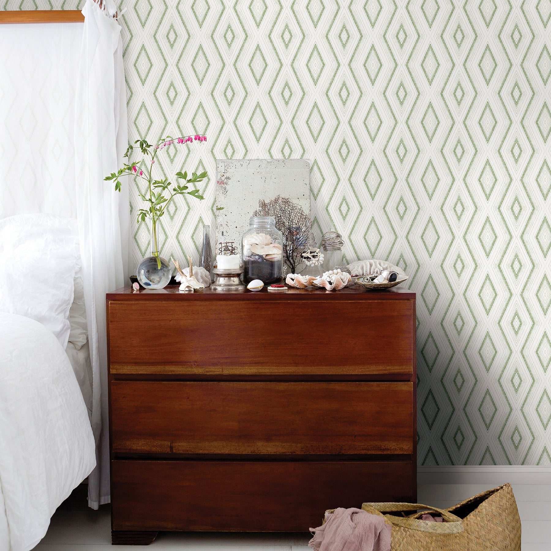 Chesapeake Santa Green Green Geometric Wallpaper, 20.5-in by 33-ft