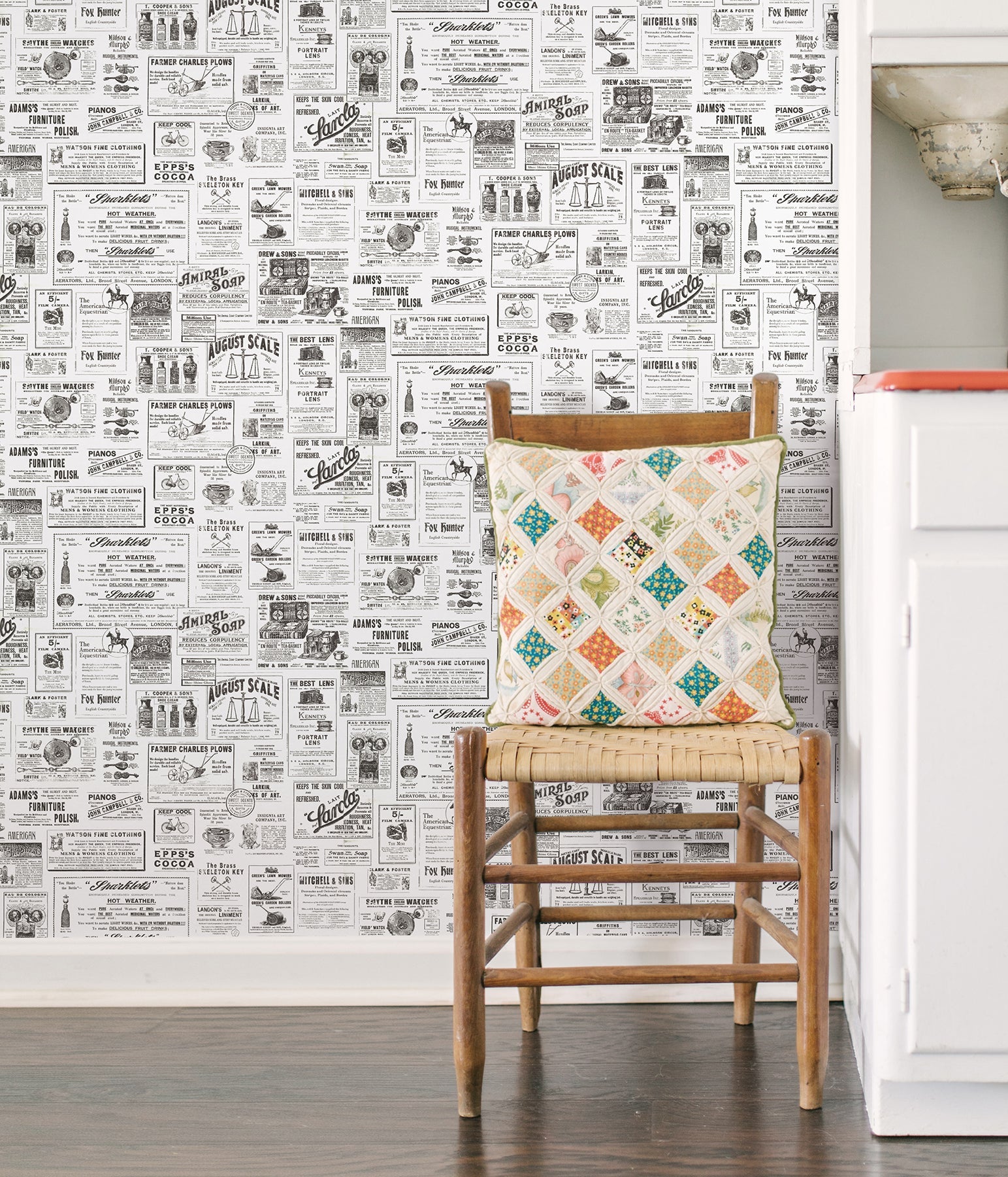 Chesapeake Adamstown Ivory Newspaper Classifieds Wallpaper, 20.5-in by 33-ft