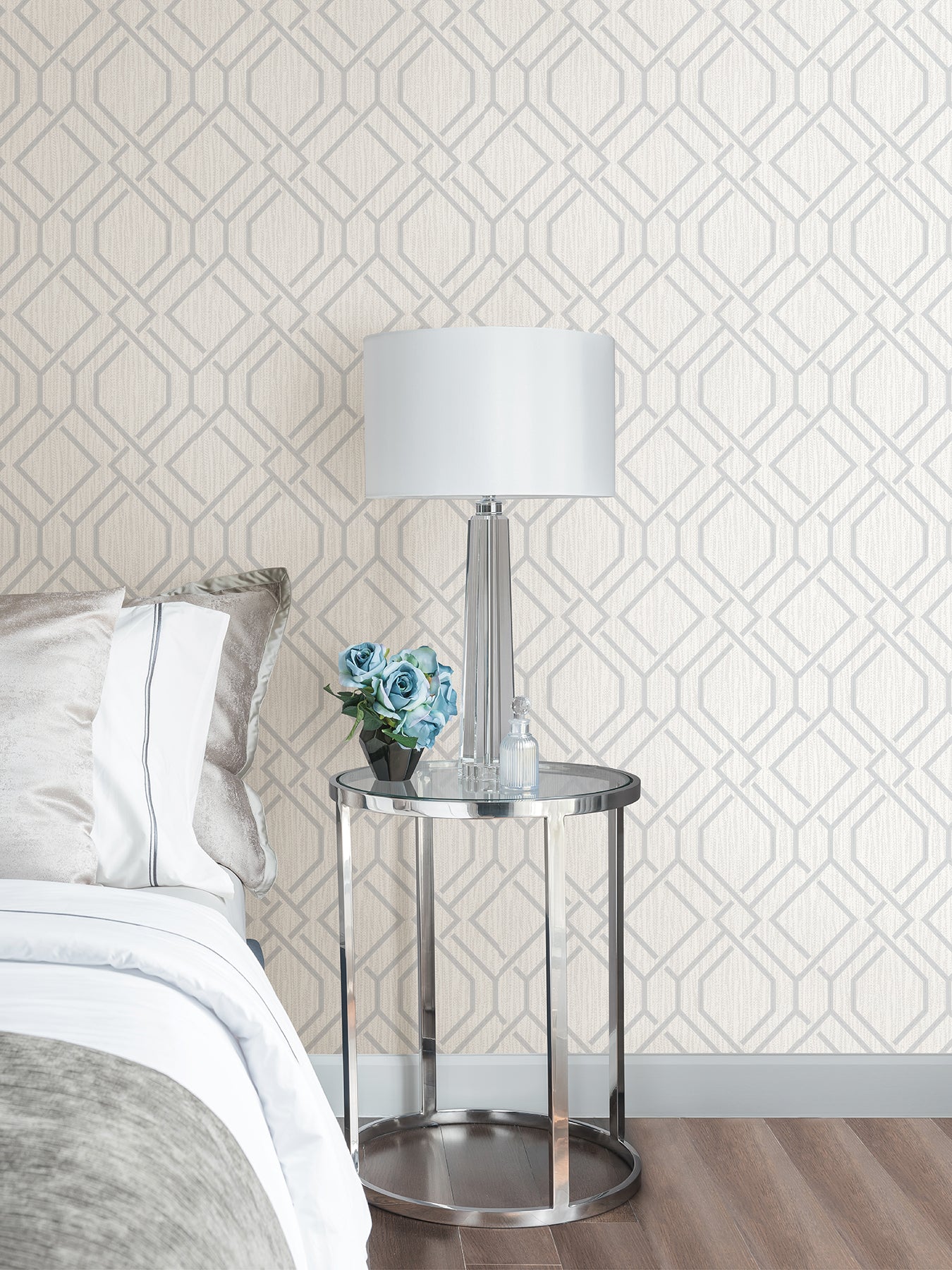 Advantage Frege Silver Trellis Wallpaper, 20.9-in by 33-ft