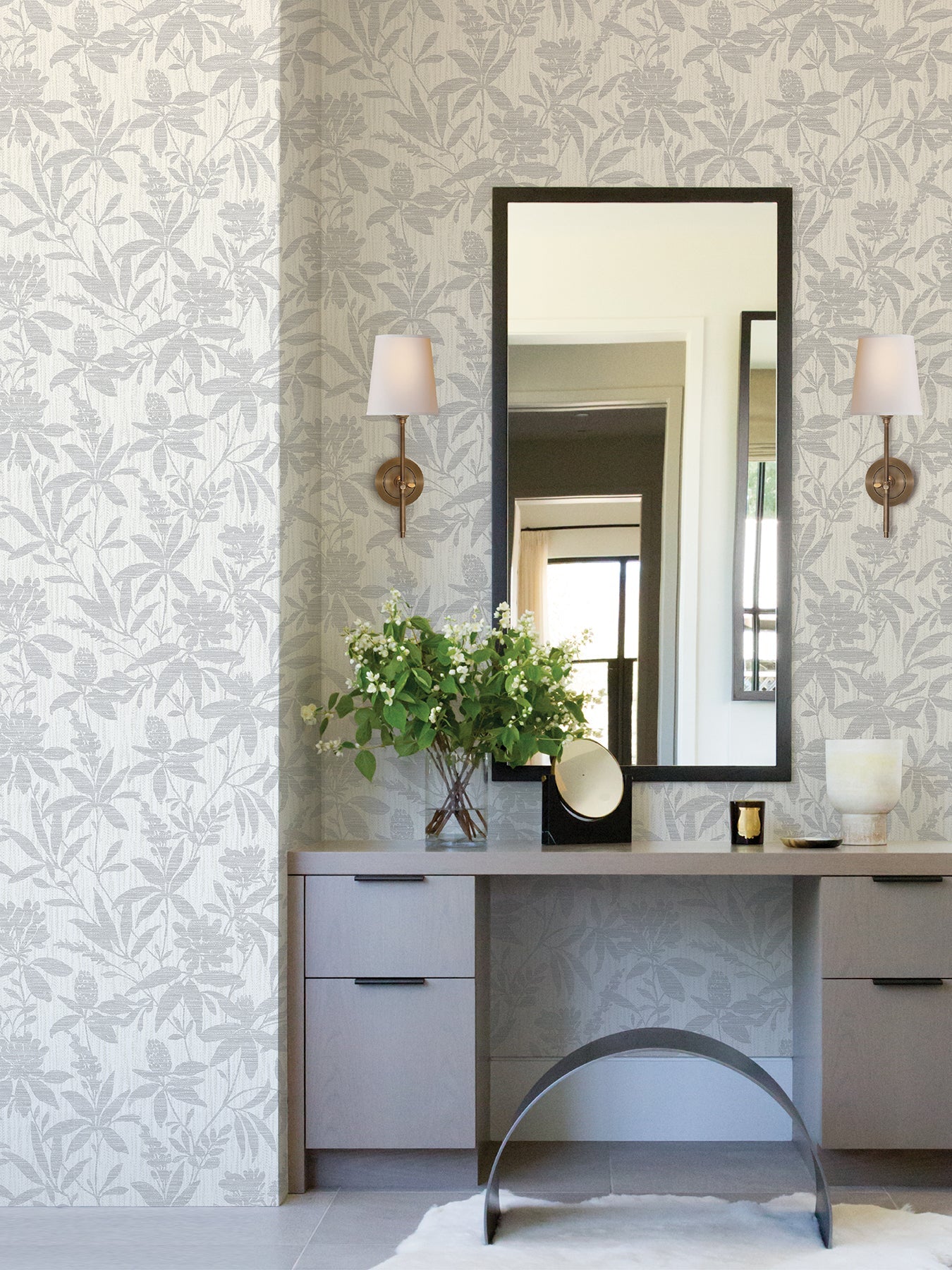 Advantage Riemann Silver Floral Wallpaper, 20.9-in by 33-ft