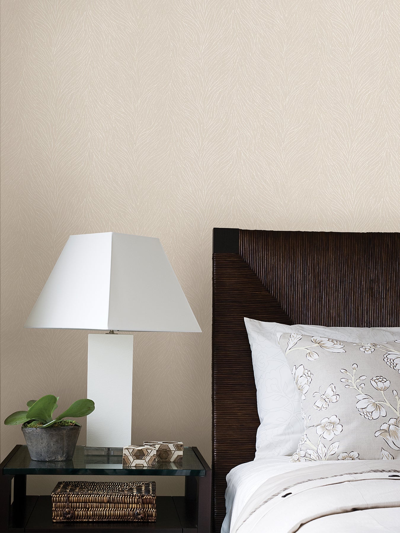 Advantage Tomo Cream Abstract Wallpaper, 20.9-in by 33-ft