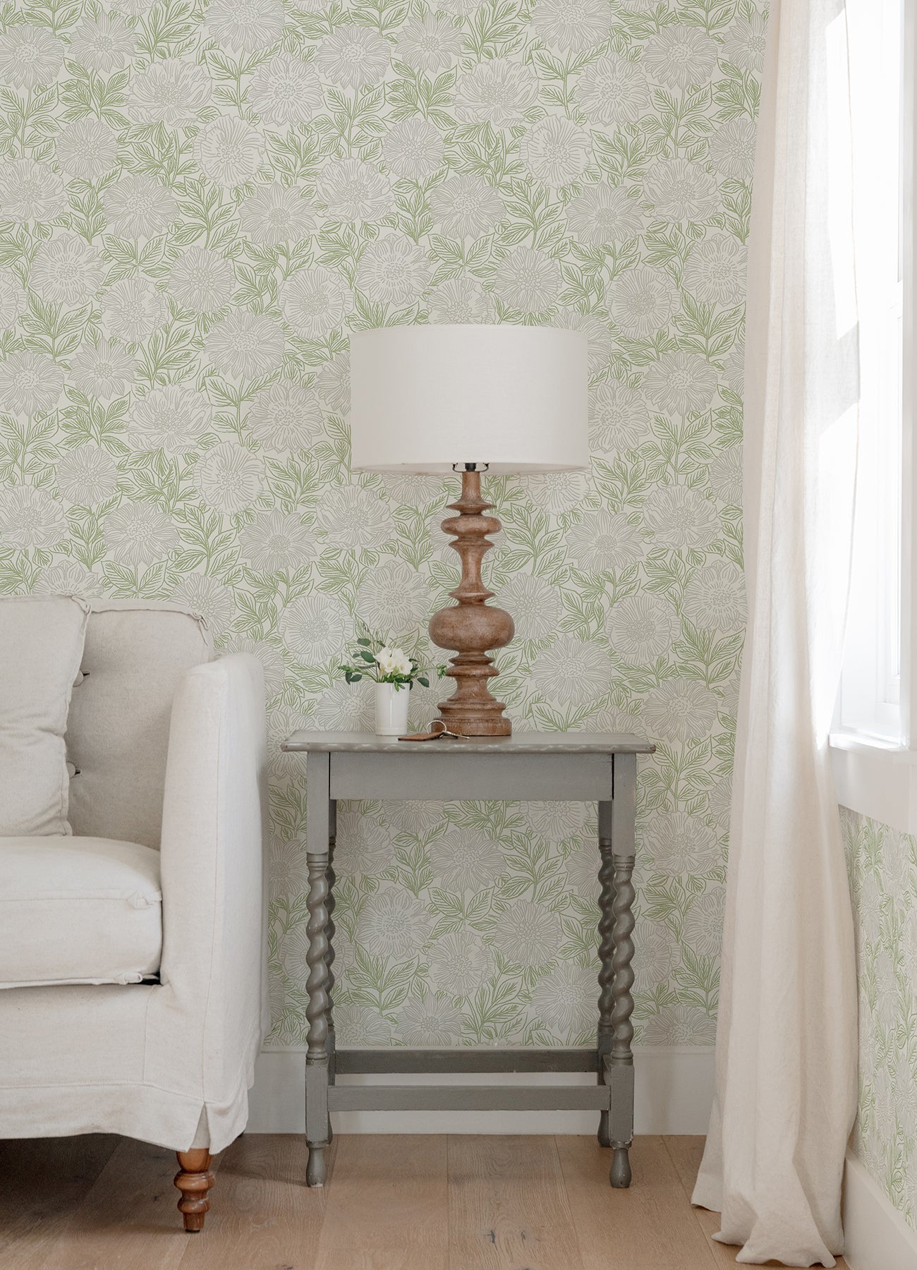 Chesapeake Faustin Green Floral Wallpaper, 20.5-in by 33-ft