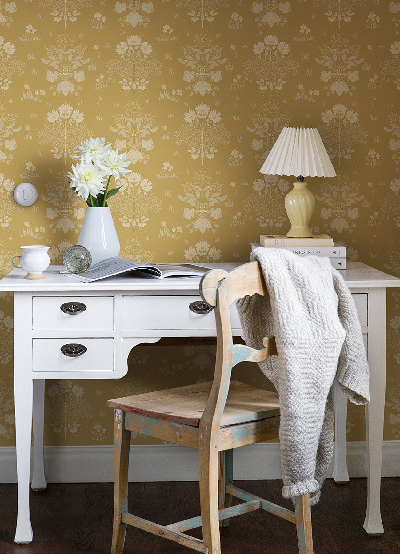 A-Street Prints Elda Gold Delicate Daisies Wallpaper, 20.9-in by 33-ft