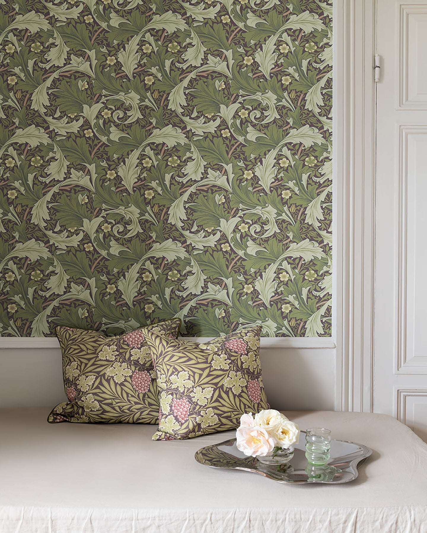 A-Street Prints Granville Plum Leafy Vine Wallpaper, 20.9-in by 33-ft