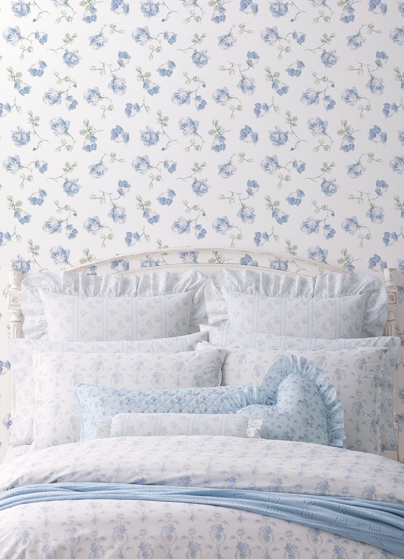 A-Street Prints Ribbon Rosa French Blue Loose Roses Wallpaper, 20.5-in by 33-ft