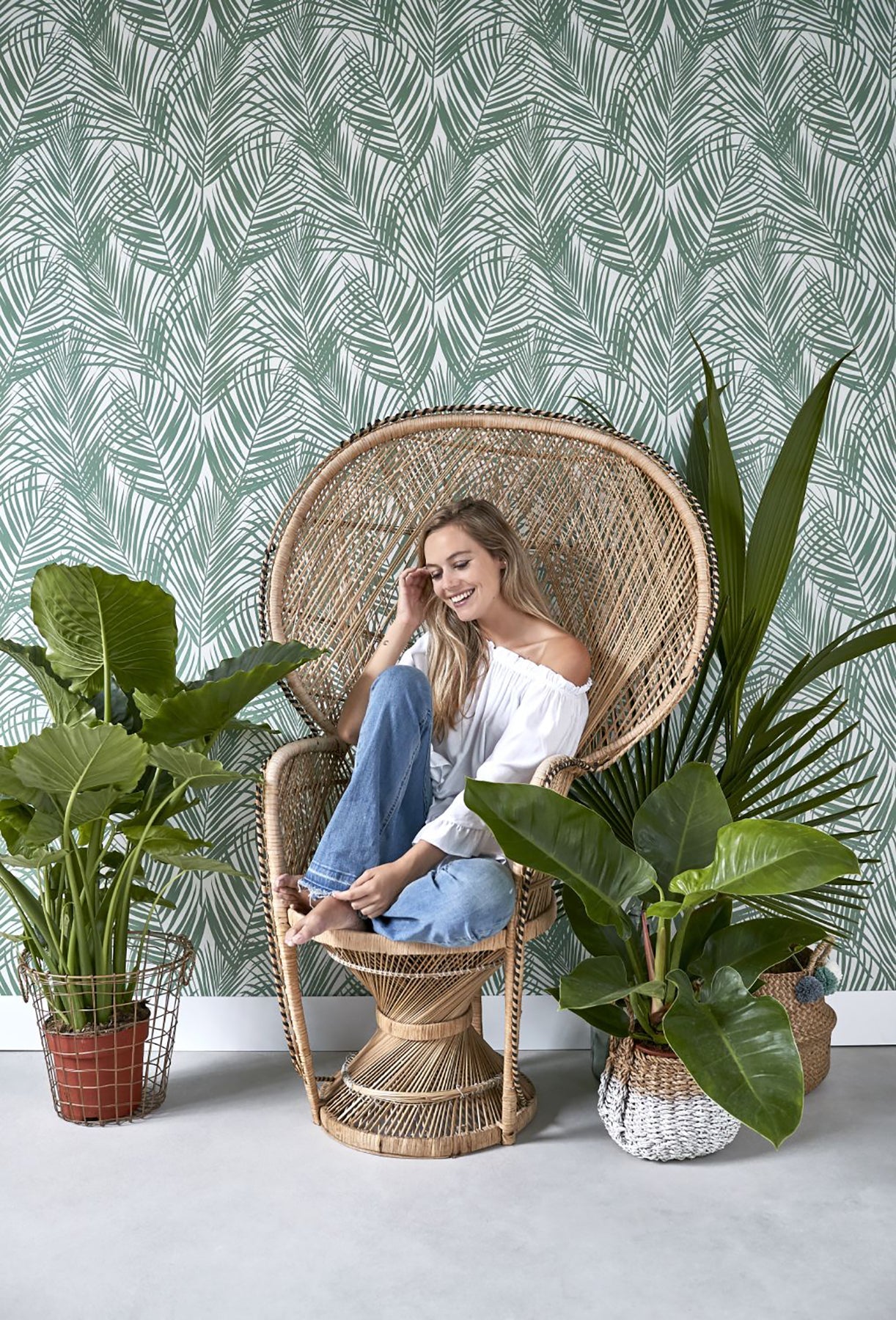 ESTA Home Fifi Green Palm Frond Wallpaper, 20.5-in by 33-ft