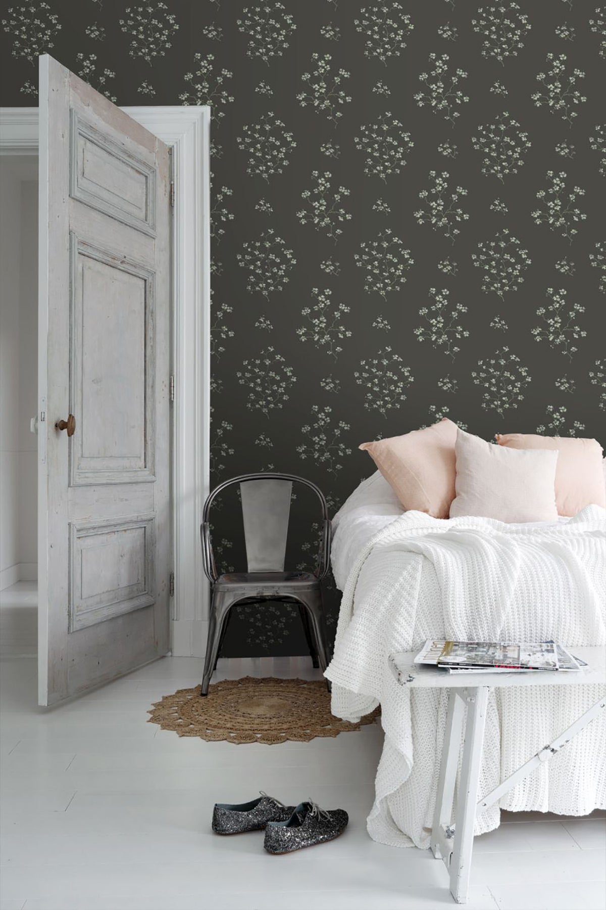 ESTA Home Morrible Black Floral Wallpaper, 20.5-in by 33-ft